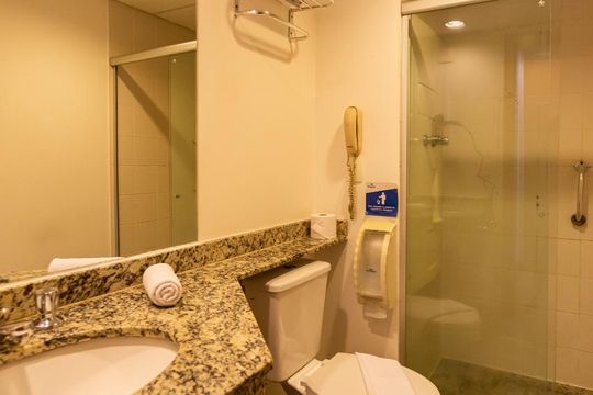 Banheiro de kitnet/studio à venda com 1 quarto, 32m² em Vila Osasco, Osasco