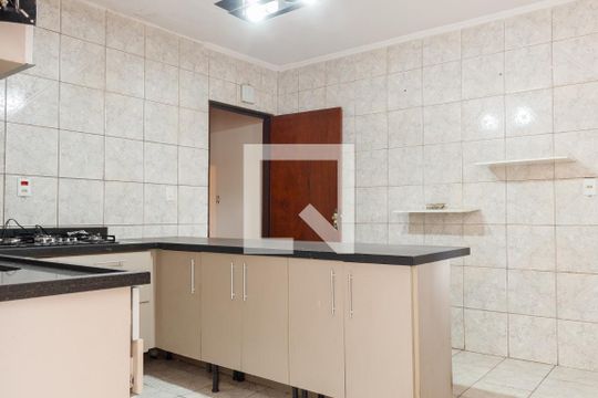 Cozinha  de casa para alugar com 3 quartos, 120m² em Jardim Denise, São Paulo