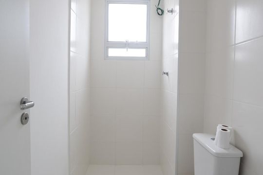 Banheiro de apartamento à venda com 1 quarto, 26m² em Vila Ema, São Paulo