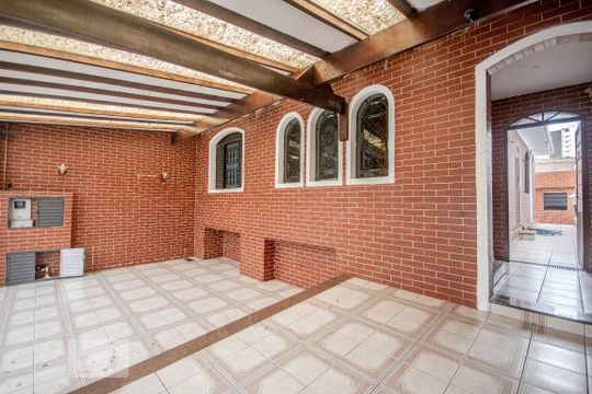 Garagem de casa para alugar com 4 quartos, 161m² em Vila Paiva, São Paulo