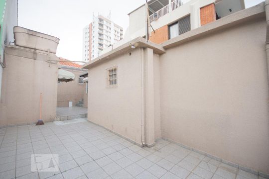 Quintal de casa para alugar com 4 quartos, 161m² em Vila Paiva, São Paulo