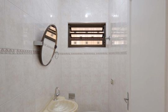 Lavabo de casa à venda com 3 quartos, 180m² em Jardim da Glória, São Paulo