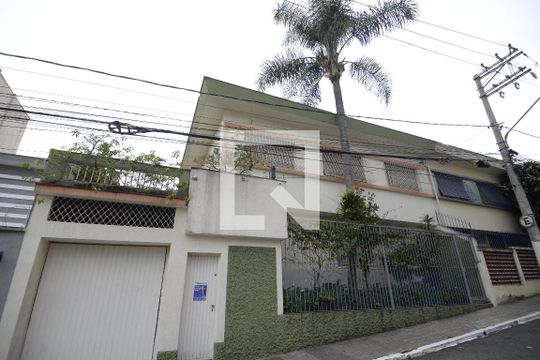 Fachada de casa à venda com 3 quartos, 170m² em Cambuci, São Paulo