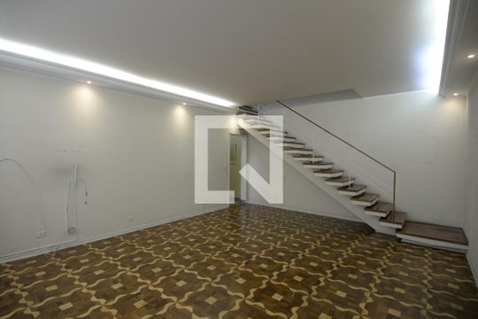 Sala de casa à venda com 3 quartos, 170m² em Cambuci, São Paulo