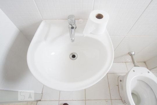 Detalhe Banheiro de apartamento à venda com 2 quartos, 42m² em Jardim Iracema, São Paulo