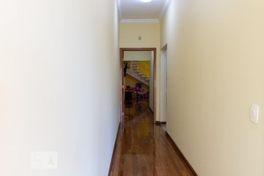 Corredor de casa para alugar com 4 quartos, 800m² em Freguesia do Ó, São Paulo