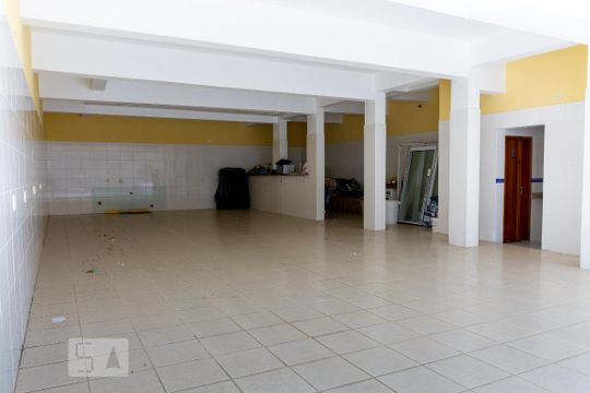Garagem de casa para alugar com 4 quartos, 800m² em Freguesia do Ó, São Paulo