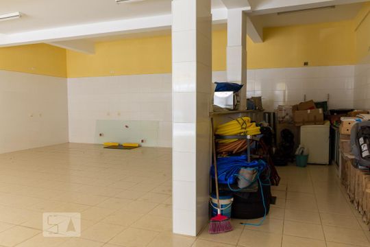 Garagem de casa para alugar com 4 quartos, 800m² em Freguesia do Ó, São Paulo