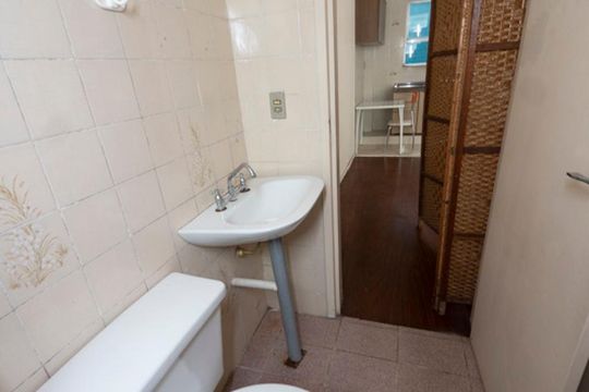 Banheiro de kitnet/studio à venda com 1 quarto, 43m² em Centro, São Leopoldo