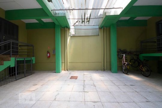 Garagem de kitnet/studio à venda com 1 quarto, 43m² em Centro, São Leopoldo