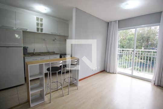 Sala de apartamento para alugar com 2 quartos, 50m² em Vila Andrade, São Paulo