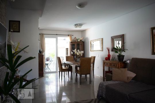 Casa à venda com 3 quartos, 138m² em Hípica, Porto Alegre