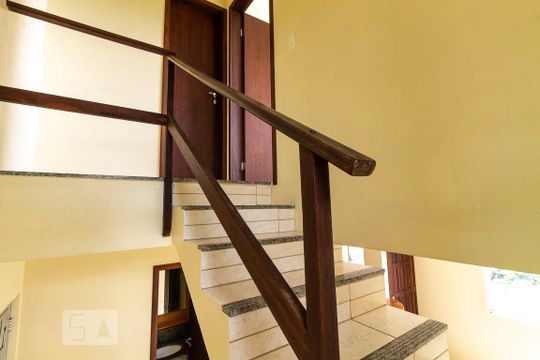Escada de casa para alugar com 1 quarto, 80m² em Ingleses do Rio Vermelho, Florianópolis