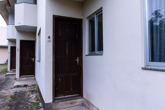 Fachada de casa para alugar com 1 quarto, 80m² em Ingleses do Rio Vermelho, Florianópolis