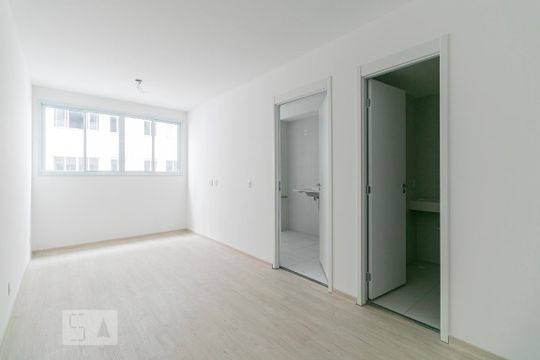 Sala / Dormitório de kitnet/studio à venda com 1 quarto, 38m² em Brás, São Paulo