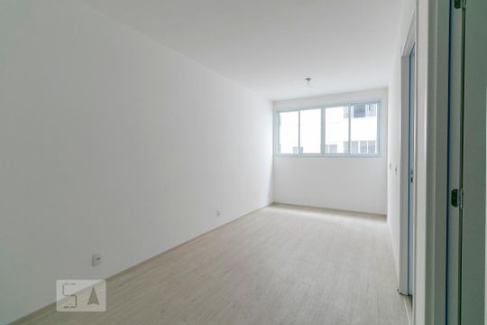 Sala / Dormitório de kitnet/studio à venda com 1 quarto, 38m² em Brás, São Paulo