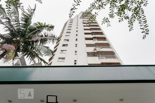 Fachada de apartamento à venda com 2 quartos, 130m² em Pinheiros, São Paulo
