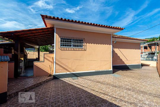 Fundos  de casa para alugar com 3 quartos, 300m² em Fonseca, Niterói