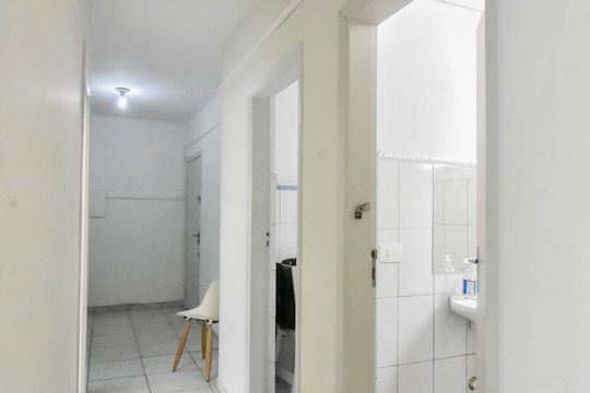 Corredor de kitnet/studio para alugar com 1 quarto, 30m² em Itaim Bibi, São Paulo