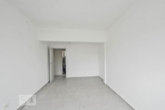 Dormitório  de kitnet/studio para alugar com 1 quarto, 30m² em Itaim Bibi, São Paulo
