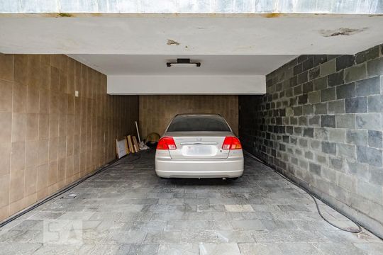 Garagem de casa à venda com 3 quartos, 229m² em Prado, Belo Horizonte
