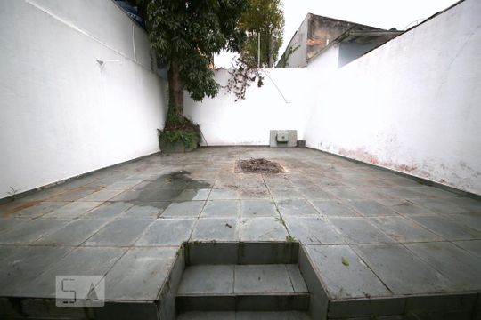 Quintal  de casa à venda com 2 quartos, 133m² em Vila Congonhas, São Paulo