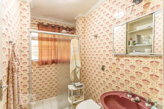 Banheiro de apartamento à venda com 2 quartos, 64m² em Lapa de Baixo, São Paulo