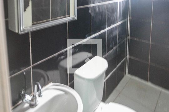 Banheiro de casa para alugar com 1 quarto, 35m² em Jardim Tiete, São Paulo