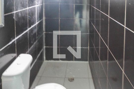 Banheiro de casa para alugar com 1 quarto, 35m² em Jardim Tiete, São Paulo