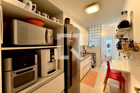 Cozinha de apartamento à venda com 2 quartos, 85m² em Botafogo, Rio de Janeiro