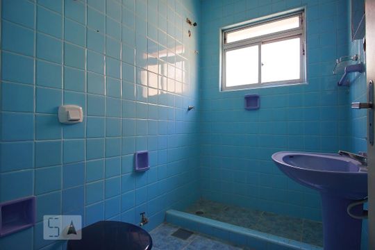 Banheiro Corredor de apartamento à venda com 2 quartos, 73m² em São João, Porto Alegre