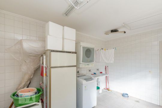 Área de Serviço de casa para alugar com 4 quartos, 320m² em Brooklin Paulista, São Paulo