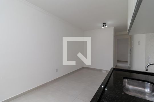 Cozinha de apartamento para alugar com 1 quarto, 32m² em Parada Inglesa, São Paulo