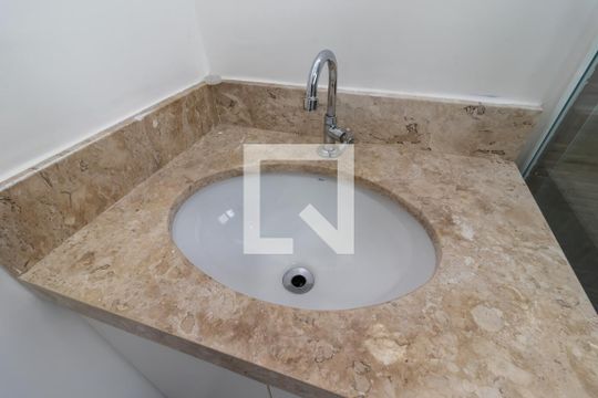 Banheiro de apartamento para alugar com 1 quarto, 32m² em Parada Inglesa, São Paulo