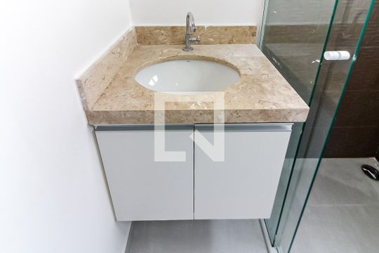 Banheiro de apartamento para alugar com 1 quarto, 32m² em Parada Inglesa, São Paulo