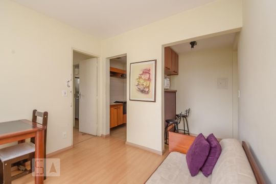 Sala de apartamento para alugar com 1 quarto, 40m² em Morro dos Ingleses, São Paulo