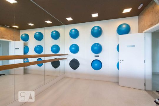 Ginástica de apartamento para alugar com 1 quarto, 49m² em Vila Cordeiro, São Paulo