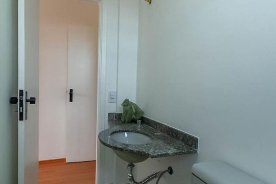 Banheiro da suíte de apartamento para alugar com 3 quartos, 105m² em Centro, São Bernardo do Campo