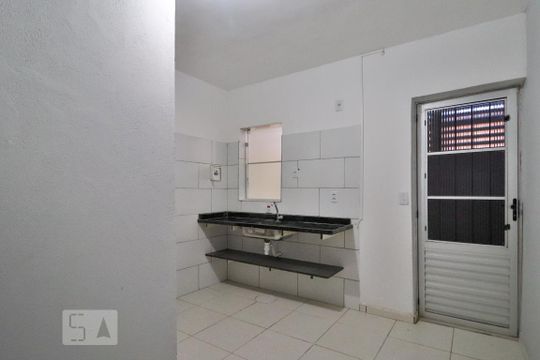 Sala/Quarto de kitnet/studio para alugar com 1 quarto, 20m² em Santa Efigênia, Belo Horizonte