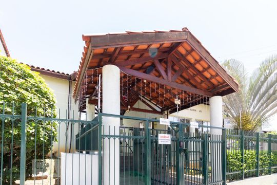 Fachada de apartamento para alugar com 2 quartos, 50m² em Ayrosa, Osasco