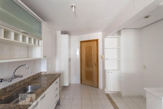 Cozinha e Área de Serviço de apartamento à venda com 4 quartos, 133m² em Tijuca, Rio de Janeiro