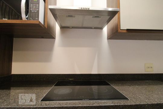Detalhe cozinha de kitnet/studio para alugar com 1 quarto, 60m² em Cidade Monções, São Paulo
