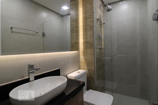 Banheiro da suíte de kitnet/studio para alugar com 1 quarto, 60m² em Cidade Monções, São Paulo