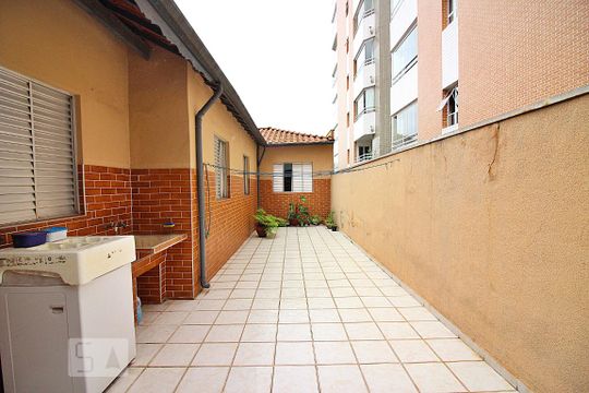 Lavanderia de casa à venda com 4 quartos, 170m² em Jardim do Mar, São Bernardo do Campo