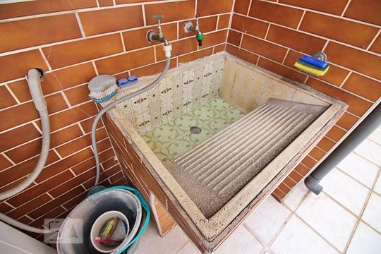Lavanderia de casa à venda com 4 quartos, 170m² em Jardim do Mar, São Bernardo do Campo