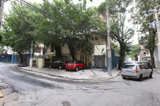 Fachada de casa para alugar com 4 quartos, 170m² em Itaim Bibi, São Paulo