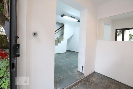 Sala de casa para alugar com 4 quartos, 170m² em Itaim Bibi, São Paulo