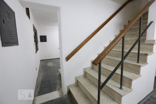 Corredor de casa para alugar com 4 quartos, 170m² em Itaim Bibi, São Paulo