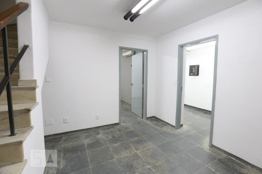 Sala de casa para alugar com 4 quartos, 170m² em Itaim Bibi, São Paulo