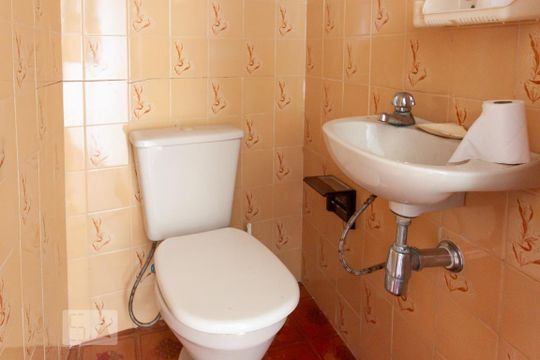 Lavabo de casa à venda com 3 quartos, 210m² em Vila Universitária, São Paulo